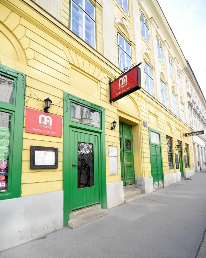 Renovated & Cozy - Close To Museumsquartier Vienna Luaran gambar